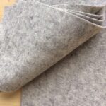 1 tenyérnyi szürke melange gyapjúfilc